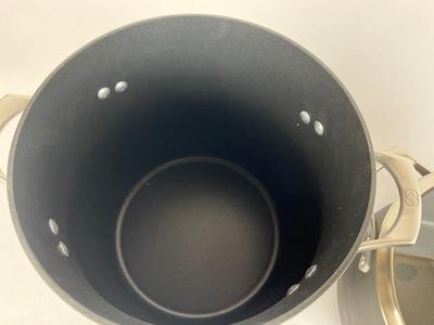 K850 Like New Calphalon Unison 8qt & 4 qt Cookware