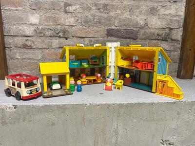 Vintage Fisher Price Play Family House