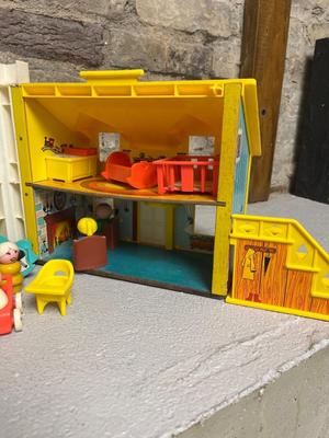 Vintage Fisher Price Play Family House