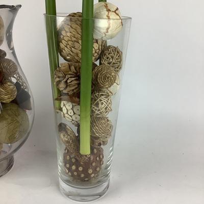 L928 Glass Decorative Vases with Wooden Balls and Amaryllis