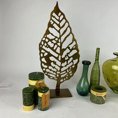 L948 Large Hyde Metal Arterious Leaf with Green Glass Vases and Candles