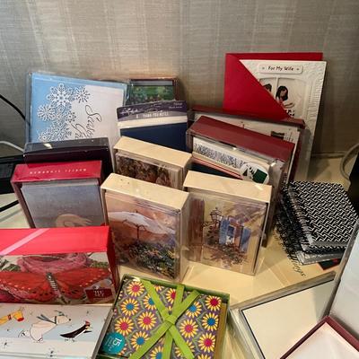 O952 Large Note Card and Christmas Card Lot