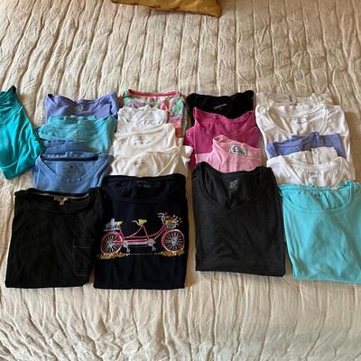 M957 Lot of Ladies Short Sleeve Cotton Pullovers: Talbots, Chicos Lily Pulitzer, Eileen Fisher