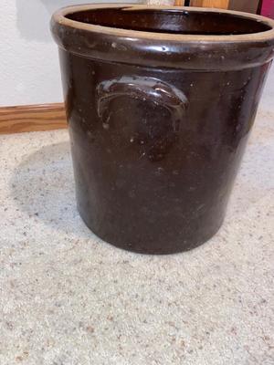 ANTIQUE BROWN STONEWARE GLAZED 4 GALLON CROCK