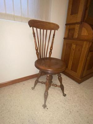 ANTIQUE SWIVEL PIANO STOOL WITH GLASS BALL BRASS CLAW FEET