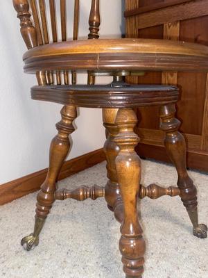 ANTIQUE SWIVEL PIANO STOOL WITH GLASS BALL BRASS CLAW FEET