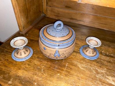 SIGNED "BARNES" KITCHEN POTTERY COVERED CASSEROLE DISH AND CANDLESTICK HOLDERS
