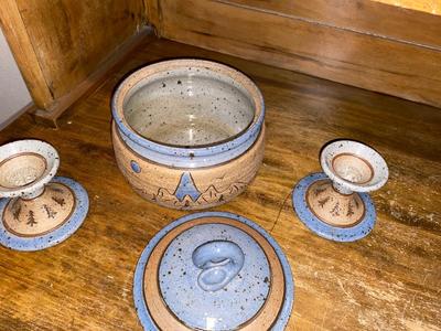 SIGNED "BARNES" KITCHEN POTTERY COVERED CASSEROLE DISH AND CANDLESTICK HOLDERS