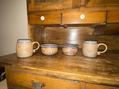 SIGNED "BARNES" KITCHEN POTTERY MUGS & BOWLS