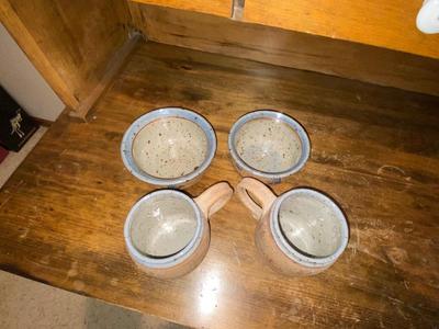 SIGNED "BARNES" KITCHEN POTTERY MUGS & BOWLS