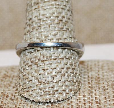 Size 10 Marked .925 "Puffy" AQUAMARINE Party Ring with a Single Main Clear Round Stone on a Silver Band (6.5g)