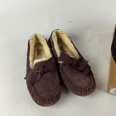 M990 Two Pairs of Women's UGG Shoes and Slippers Size 8.5-9