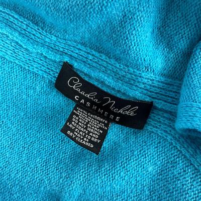 M1008 Lot of Ladies BURBERRY, Vincent, Cashmere Sweaters, Shawl