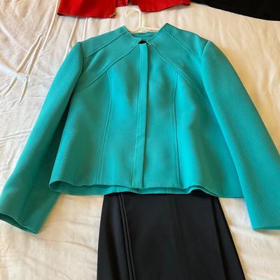 M1014 Lot of ELLEN TRACY, ST. JOHN, LOUBEN Ladies Clothing