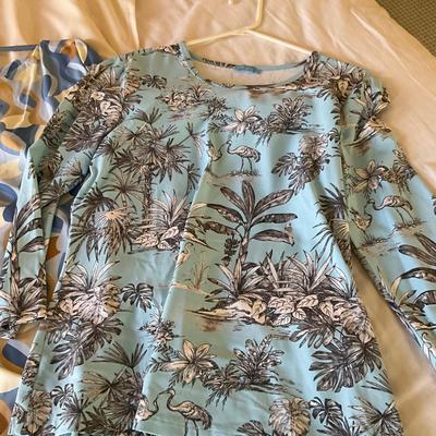 M1016 Lot of Ladies McLaughlin Blouse, Pullover, Lot