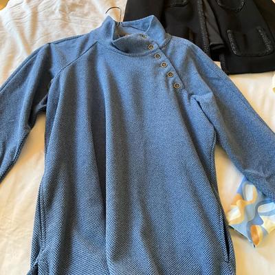 M1016 Lot of Ladies McLaughlin Blouse, Pullover, Lot