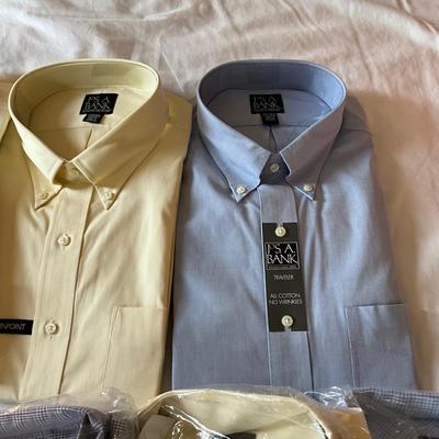M1034 Lot of Men's Jos. A. BANK Dress Shirts