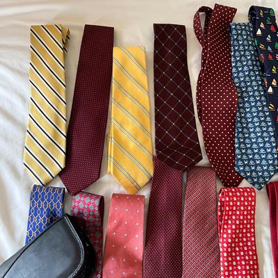 M1036 Large Lot of Men's Silk Ties, BROOKS BROTHERS, JOSEPH ABBOUD, VINEYARD VINES, POLO