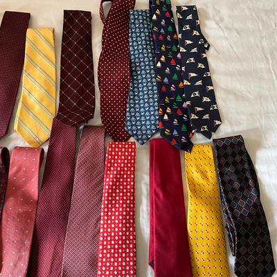 M1036 Large Lot of Men's Silk Ties, BROOKS BROTHERS, JOSEPH ABBOUD, VINEYARD VINES, POLO