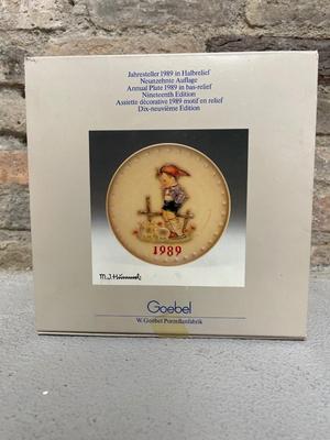 Decades of Hummel Plates