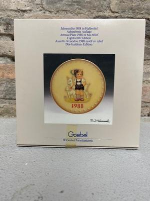 Decades of Hummel Plates