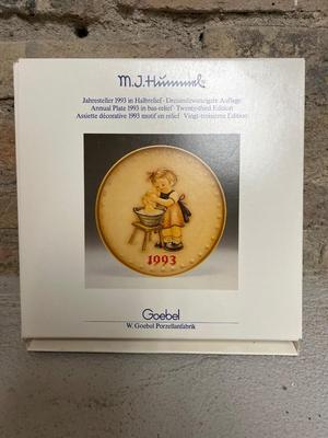 Decades of Hummel Plates