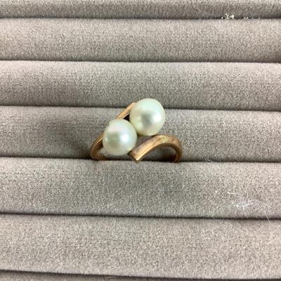 M1065 Ladies 14k Yellow Gold Mikimoto Pearl Ring
