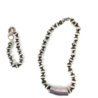 M1067 Vintage Black & White Glass Faceted Beaded Necklace with Matching Bracelet