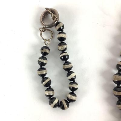 M1067 Vintage Black & White Glass Faceted Beaded Necklace with Matching Bracelet