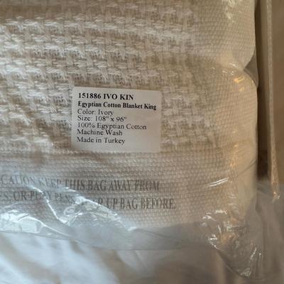 M1081 NEW in Package L.L. Bean King Sheet Set with Egyptian Cotton King Blanket