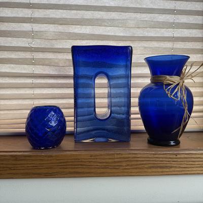 LOT 251X: Cobalt Blue Glass Vases w/ Unique “0” Art Glass Piece
