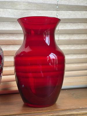 LOT 252X: Collection of Glass Vases