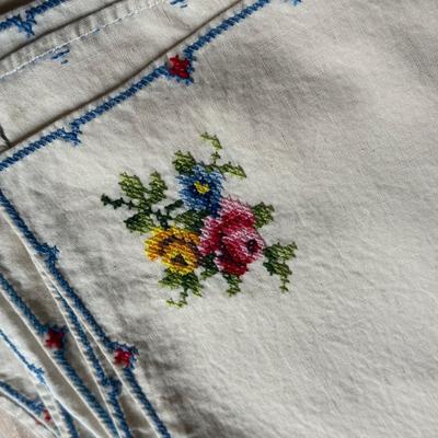 LOT 254F: Vintage Lace Doilies, Beautiful Embroidered Table Cloths, Napkins & Pillow Case