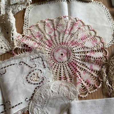 LOT 254F: Vintage Lace Doilies, Beautiful Embroidered Table Cloths, Napkins & Pillow Case