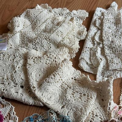 LOT 254F: Vintage Lace Doilies, Beautiful Embroidered Table Cloths, Napkins & Pillow Case