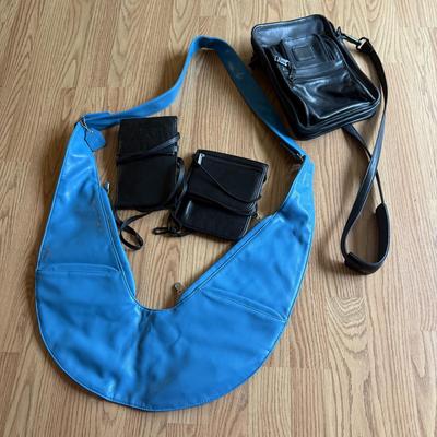 LOT 260: Sash Teal Bag, Brookstone Bag & More