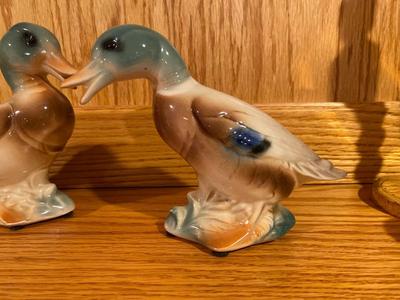 VINTAGE ROYAL C. CERAMIC DUCKS