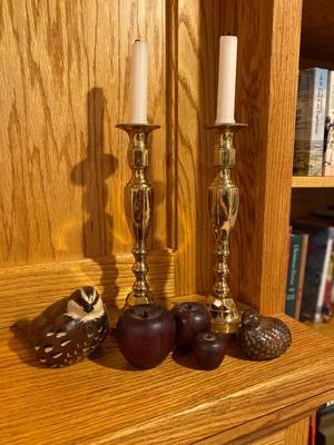 BRASS CANDLESTICK HOLDERS, WOODEN APPLES AND 2 QUAILS