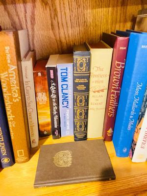 OUTDOORSMAN TYPE BOOKS