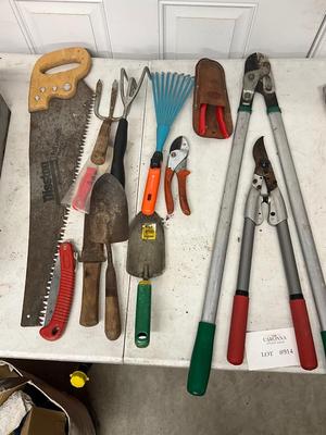 G914 Lot of Garden Cutters and Hand Garden Tools