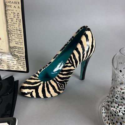 K716 Ladies Shoe Plates, Leopard Cannister, Placemats and more