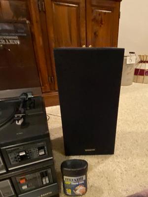 SANYO HIGH FIDELITY STEREO MUSIC SYSTEM, WITH VINYL ALBUMS AND BLANK CASSETTES