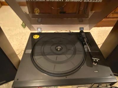 SANYO HIGH FIDELITY STEREO MUSIC SYSTEM, WITH VINYL ALBUMS AND BLANK CASSETTES