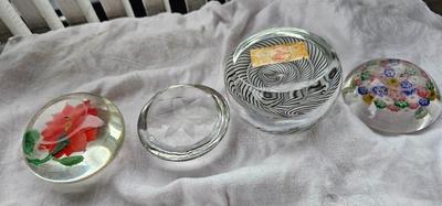 4 vintage Glass Paperweights! Lot #1 Chinese Poinsettia, Murano