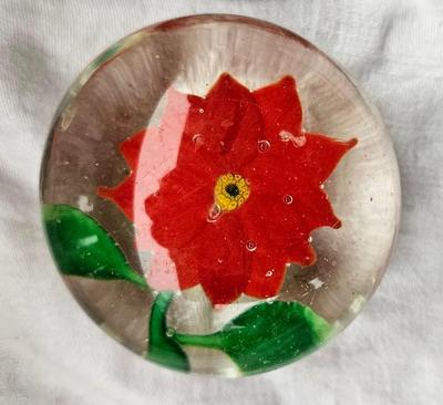 4 vintage Glass Paperweights! Lot #1 Chinese Poinsettia, Murano