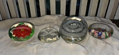 4 vintage Glass Paperweights! Lot #1 Chinese Poinsettia, Murano