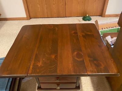 KLING COLONIAL DROP LEAF SIDE TABLE, BRASS LAMP, ETHAN ALLEN OTTOMAN