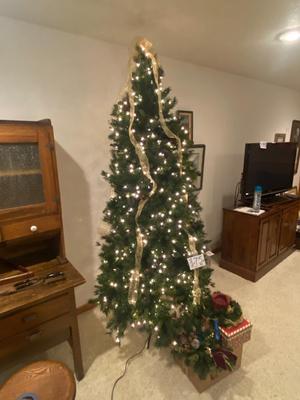 BEAUTIFUL 7-1/2’ PRELIT CHRISTMAS TREE WITH TRIMMINGS AND DECOR
