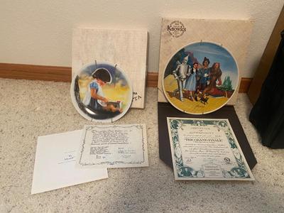 COLLECTORS PLATES WITH CERTIFICATES OF AUTHENTICITY