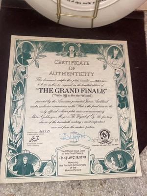 COLLECTORS PLATES WITH CERTIFICATES OF AUTHENTICITY